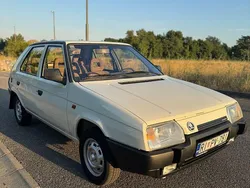 Weiß Gebraucht 1990 Skoda Favorit Limousine | 5.500 €