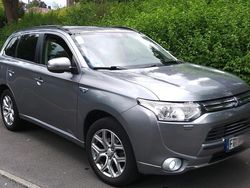 Grau Gebraucht 2014 Mitsubishi Outlander P-HEV Plus SUV | 10.100 € (Etwas zu teuer)
