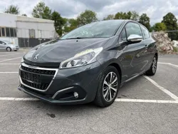 Grau Gebraucht 2016 Peugeot 208 Kleinwagen | 5.950 € (Guter Preis)