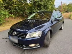 Blau Gebraucht 2014 VW Passat Highline Kombi | 13.999 € (Teuer)