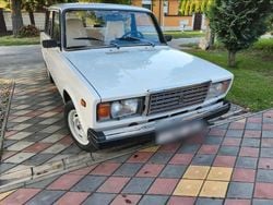 Weiß Gebraucht 1989 Lada 2107 Limousine | 4.390 €
