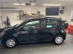 Schwarz Gebraucht 2016 VW up! Kleinwagen | 7.299 € (Etwas zu teuer)