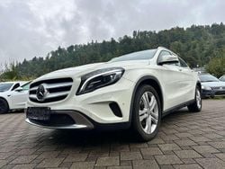 Weiß Gebraucht 2017 Mercedes GLA200 Edition SUV | 17.900 € (Fairer Preis)