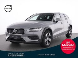 Grau Gebraucht 2023 Volvo V60 CC Plus Kombi | 34.450 € (Superpreis)