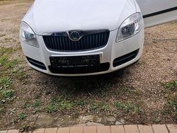 Weiß Gebraucht 2009 Skoda Fabia Kleinwagen | 2.800 € (Etwas zu teuer)