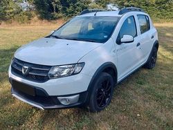 Weiß Gebraucht 2015 Dacia Sandero Prestige Kleinwagen | 8.100 € (Guter Preis)