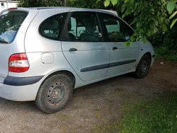 Silber Gebraucht 2003 Renault Scénic Van / Kleinbus | 1.650 €