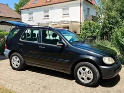 Schwarz Gebraucht 2004 Mercedes ML270 SUV | 4.999 €