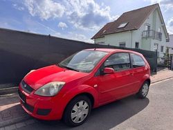 Rot Gebraucht 2008 Ford Fiesta Style Kleinwagen | 1.700 € (Fairer Preis)