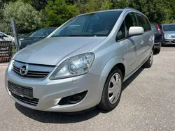 Silber Gebraucht 2013 Opel Zafira Family Van / Kleinbus | 5.900 € (Fairer Preis)