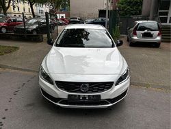 Weiß Gebraucht 2018 Volvo V60 CC Plus Kombi | 14.990 € (Fairer Preis)