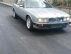 Silber Gebraucht 1993 Jaguar XJ40 Limousine | 6.500 €