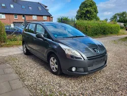 Grau Gebraucht 2013 Peugeot 5008 Active Van / Kleinbus | 4.200 € (Guter Preis)