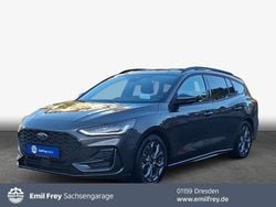 Grau Gebraucht 2024 Ford Focus ST-Line Limousine | 22.940 € (Guter Preis)