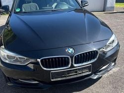 Schwarz Gebraucht 2012 BMW 320 Sport Line Kombi | 8.350 € (Guter Preis)