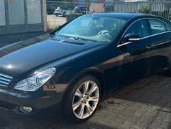 Schwarz Gebraucht 2007 Mercedes CLS500 Limousine | 14.200 €