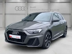 Grau Gebraucht 2024 Audi A1 Sportback S-Line Kleinwagen | 31.975 € (Fairer Preis)