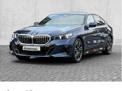 Blau Gebraucht 2024 BMW 540 Comfort Edition Kombi | 66.980 €
