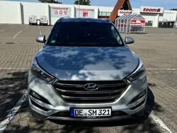 Grau Gebraucht 2016 Hyundai Tucson Premium SUV | 15.250 € (Guter Preis)