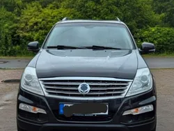 Schwarz Gebraucht 2017 Ssangyong Rexton Sapphire SUV | 22.900 € (Fairer Preis)