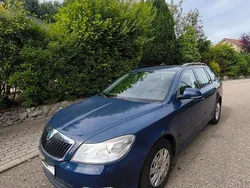 Blau Gebraucht 2012 Skoda 105 Limousine | 4.650 €