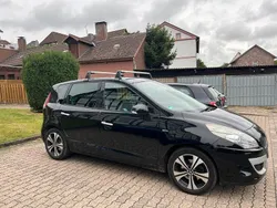 Schwarz Gebraucht 2011 Renault Scénic III Dynamique Van / Kleinbus | 4.999 € (Fairer Preis)