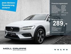 Crystal white pearl / metallic Gebraucht 2023 Volvo V60 CC Ultimate Kombi | 38.850 € (Fairer Preis)