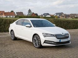 Weiß Gebraucht 2020 Skoda Superb Business Line Limousine | 23.690 € (Fairer Preis)