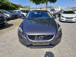Grau Gebraucht 2014 Volvo V40 Kinetic Kombi | 9.980 € (Guter Preis)