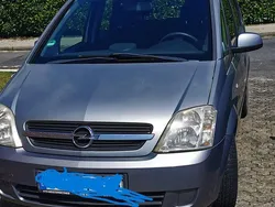 Grau Gebraucht 2004 Opel Meriva Van / Kleinbus | 3.000 € (Teuer)