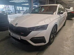 Weiß Gebraucht 2021 Skoda Octavia RS Kombi | 25.890 € (Fairer Preis)