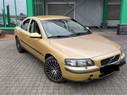 Gold Gebraucht 2001 Volvo S60 Limousine | 5.700 € (Etwas zu teuer)