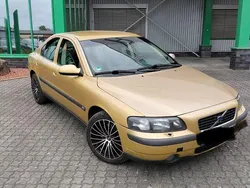Gold Gebraucht 2001 Volvo S60 Limousine | 6.000 € (Etwas zu teuer)