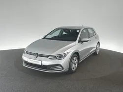 Silber Gebraucht 2023 VW Golf VIII Life Limousine | 22.530 € (Fairer Preis)