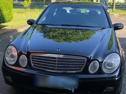 Schwarz Gebraucht 2004 Mercedes E270 Classic Limousine | 2.850 € (Fairer Preis)