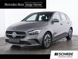 Grau Gebraucht 2024 Mercedes B180 Progressive Van / Kleinbus | 30.450 € (Superpreis)