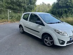 Weiß Gebraucht 2010 Renault Clio II Authentique Limousine | 2.222 € (Fairer Preis)