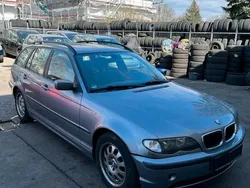 Grau Gebraucht 2003 BMW 318 Kombi | 2.900 €