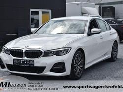 Weiß Gebraucht 2019 BMW 320 M Sport Limousine | 27.999 € (Guter Preis)