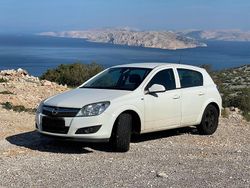 Weiß Gebraucht 2009 Opel Astra Sport Limousine | 7.700 €