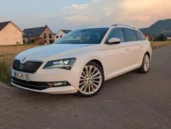 Weiß Gebraucht 2016 Skoda Superb Kombi | 18.900 € (Fairer Preis)