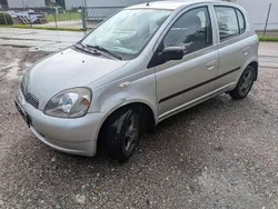 Silber Gebraucht 2000 Toyota Yaris Sol Limousine | 1.800 € (Fairer Preis)