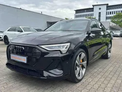 Mythosschwarz metallic Gebraucht 2022 Audi e-tron Sportback Black Edition SUV | 34.750 € (Fairer Preis)