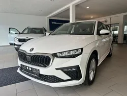 Candyweiss Gebraucht 2024 Skoda Scala Essence Kleinwagen | 17.490 € (Guter Preis)