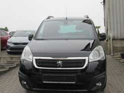 Schwarz Gebraucht 2017 Peugeot Partner Tepee Allure Van / Kleinbus | 11.490 € (Fairer Preis)