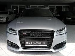 Silber Gebraucht 2016 Audi S8 plus Sport Limousine | 31.999 €
