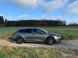 Grün Gebraucht 2020 Toyota Corolla Kombi | 20.900 € (Fairer Preis)