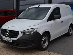 Weiß Gebraucht 2023 Mercedes Citan 110 Van / Kleinbus | 19.900 € (Fairer Preis)
