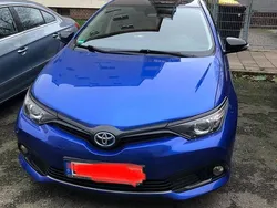 Blau Gebraucht 2018 Toyota Auris Hybrid Limousine | 16.000 € (Fairer Preis)