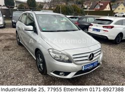 Silber Gebraucht 2013 Mercedes B180 Van / Kleinbus | 10.300 € (Fairer Preis)
